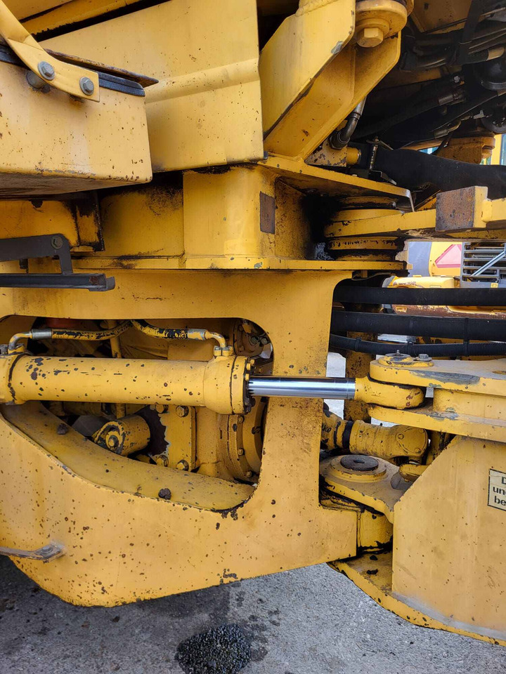 Volvo hydraulic cylinder - أسطوانة هيدروليكية - اللودر: صورة 2 Volvo hydraulic cylinder - أسطوانة هيدروليكية - اللودر: صورة 2