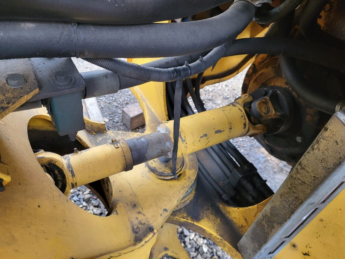 Volvo propeller shaft - عمود الكردان - اللودر: صورة 2 Volvo propeller shaft - عمود الكردان - اللودر: صورة 2