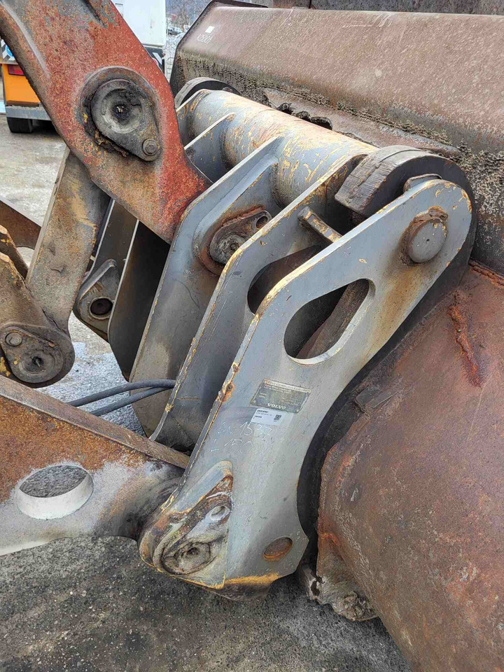 Volvo quick coupler - قارنة التوصيل السريعة - اللودر: صورة 2 Volvo quick coupler - قارنة التوصيل السريعة - اللودر: صورة 2