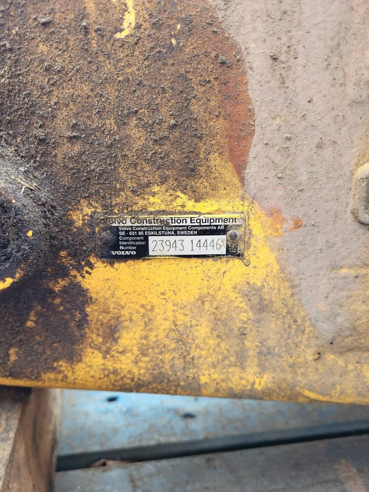 Volvo rear axle - المحور الخلفي - اللودر: صورة 2 Volvo rear axle - المحور الخلفي - اللودر: صورة 2