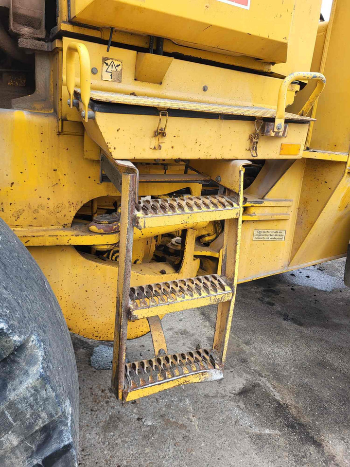 Volvo steps - موطئ القدم - اللودر: صورة 4 Volvo steps - موطئ القدم - اللودر: صورة 4