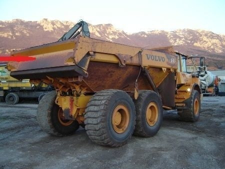 Volvo tailgate  Volvo A25, A30, A35 articulated dump - هيكل السيارة الخارجية - شاحنة مفصلية: صورة 2 Volvo tailgate  Volvo A25, A30, A35 articulated dump - هيكل السيارة الخارجية - شاحنة مفصلية: صورة 2