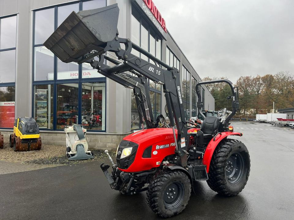 Branson F50RN Traktor, Frontlader, wenig Stunden, Fronthydraulik - جرار صغير: صورة 1 Branson F50RN Traktor, Frontlader, wenig Stunden, Fronthydraulik - جرار صغير: صورة 1