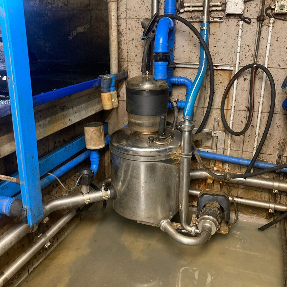 DeLaval Fischgrätenmelkstand Doppel 10er - آلات الحلب: صورة 4 DeLaval Fischgrätenmelkstand Doppel 10er - آلات الحلب: صورة 4