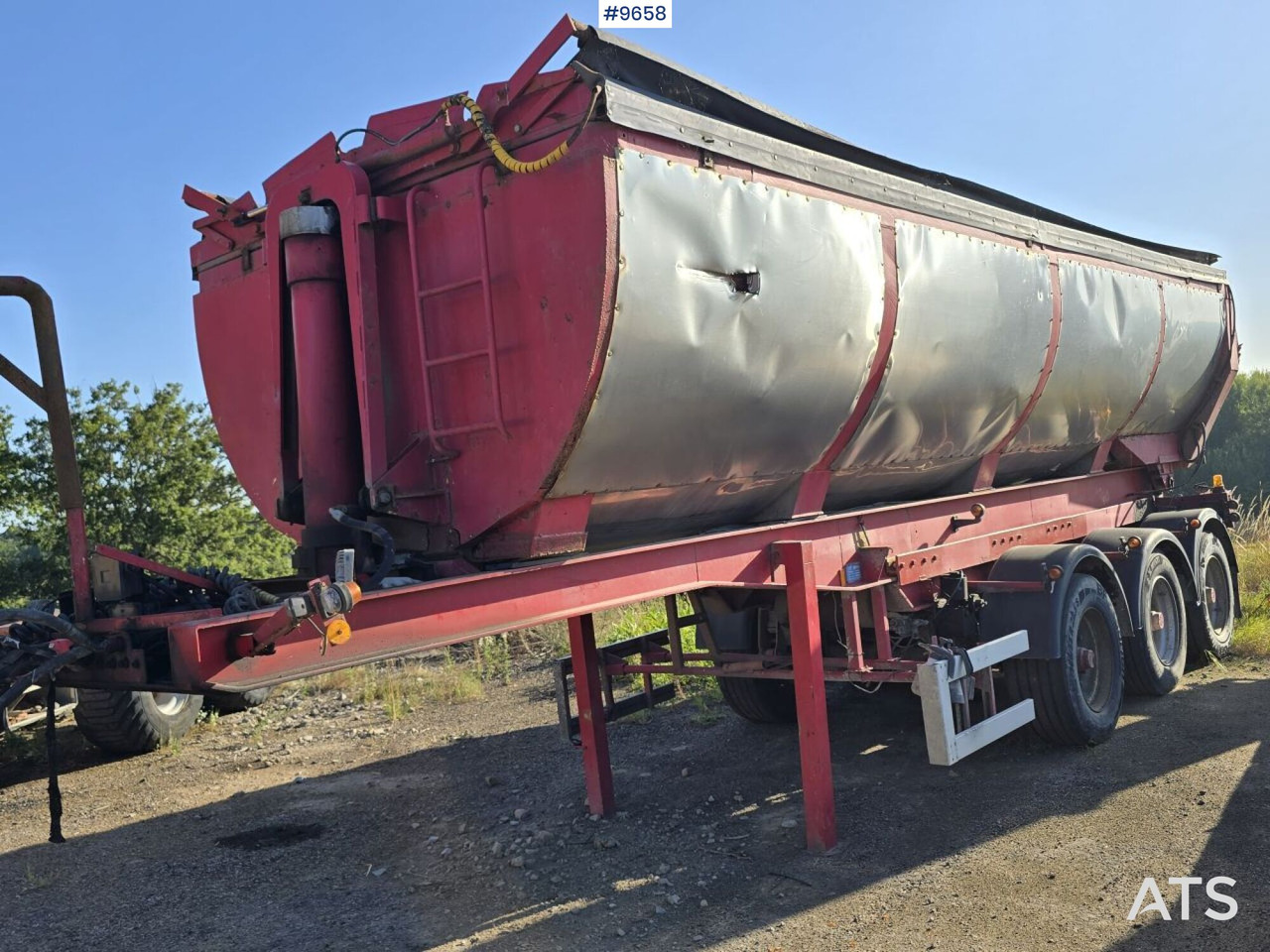 Asphalt trailer Parator STI 17-24 - نصف مقطورة قلابة, معــدات الاسفلت: صورة 1 Asphalt trailer Parator STI 17-24 - نصف مقطورة قلابة, معــدات الاسفلت: صورة 1