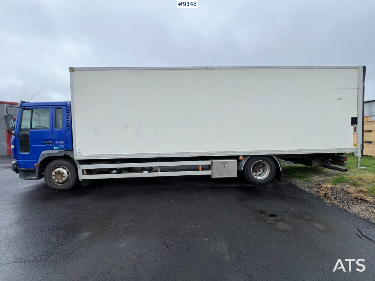 Box Truck Volvo FL6 4X2 with tail lift - شاحنة صندوقية: صورة 3 Box Truck Volvo FL6 4X2 with tail lift - شاحنة صندوقية: صورة 3