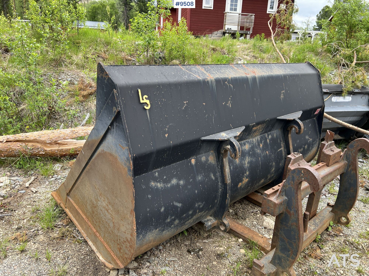 Bucket with Large BM - بكت شيول: صورة 3 Bucket with Large BM - بكت شيول: صورة 3