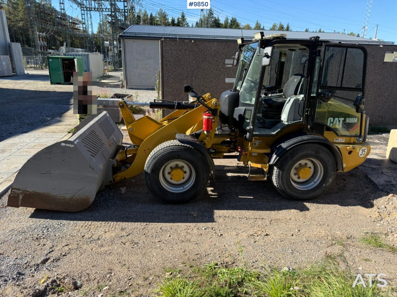CAT 908M Wheel loader with Gears - اللودر بعجل: صورة 4 CAT 908M Wheel loader with Gears - اللودر بعجل: صورة 4