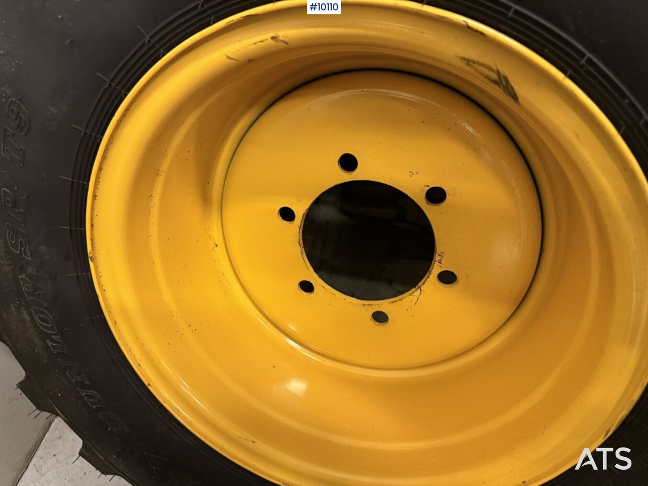 Construction tires with rims Dunlop SP T9 365/70R18 - عجلات - آلات الإنشاء: صورة 4 Construction tires with rims Dunlop SP T9 365/70R18 - عجلات - آلات الإنشاء: صورة 4