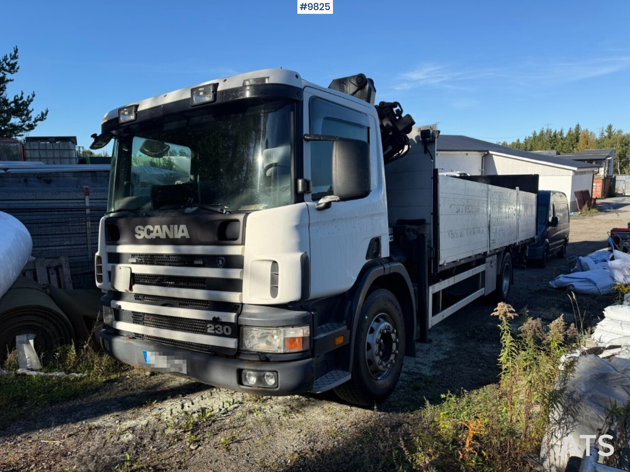 Crane truck Scania P94 230 with tail lift - شاحنات مسطحة, شاحنة كرين: صورة 1 Crane truck Scania P94 230 with tail lift - شاحنات مسطحة, شاحنة كرين: صورة 1