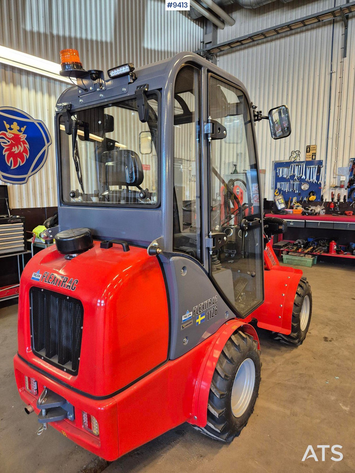 FLEXITRAC 1126 Skid steer loader with only 7 hours - لودر مفصلي صغير: صورة 4 FLEXITRAC 1126 Skid steer loader with only 7 hours - لودر مفصلي صغير: صورة 4