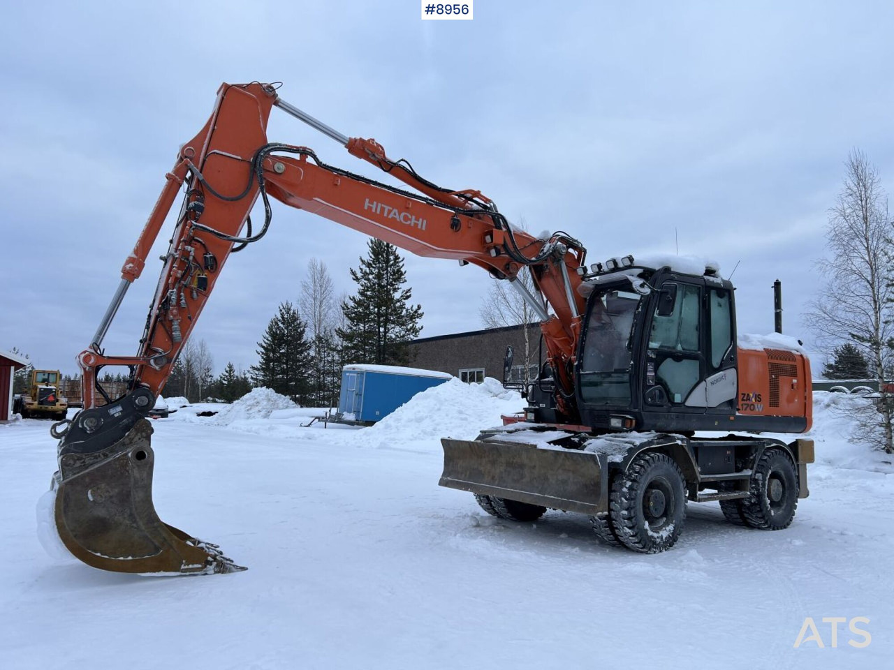 Hitachi ZX 170 W Wheeled excavator with tipper wagon and attachments - حفار ذو عجلات: صورة 1 Hitachi ZX 170 W Wheeled excavator with tipper wagon and attachments - حفار ذو عجلات: صورة 1