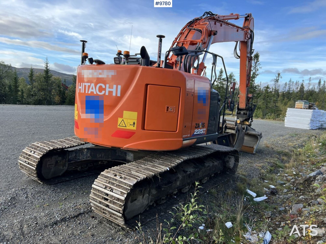 Hitachi ZX 225 US LC-L with excavation system and attachments - حفار زاحف: صورة 4 Hitachi ZX 225 US LC-L with excavation system and attachments - حفار زاحف: صورة 4