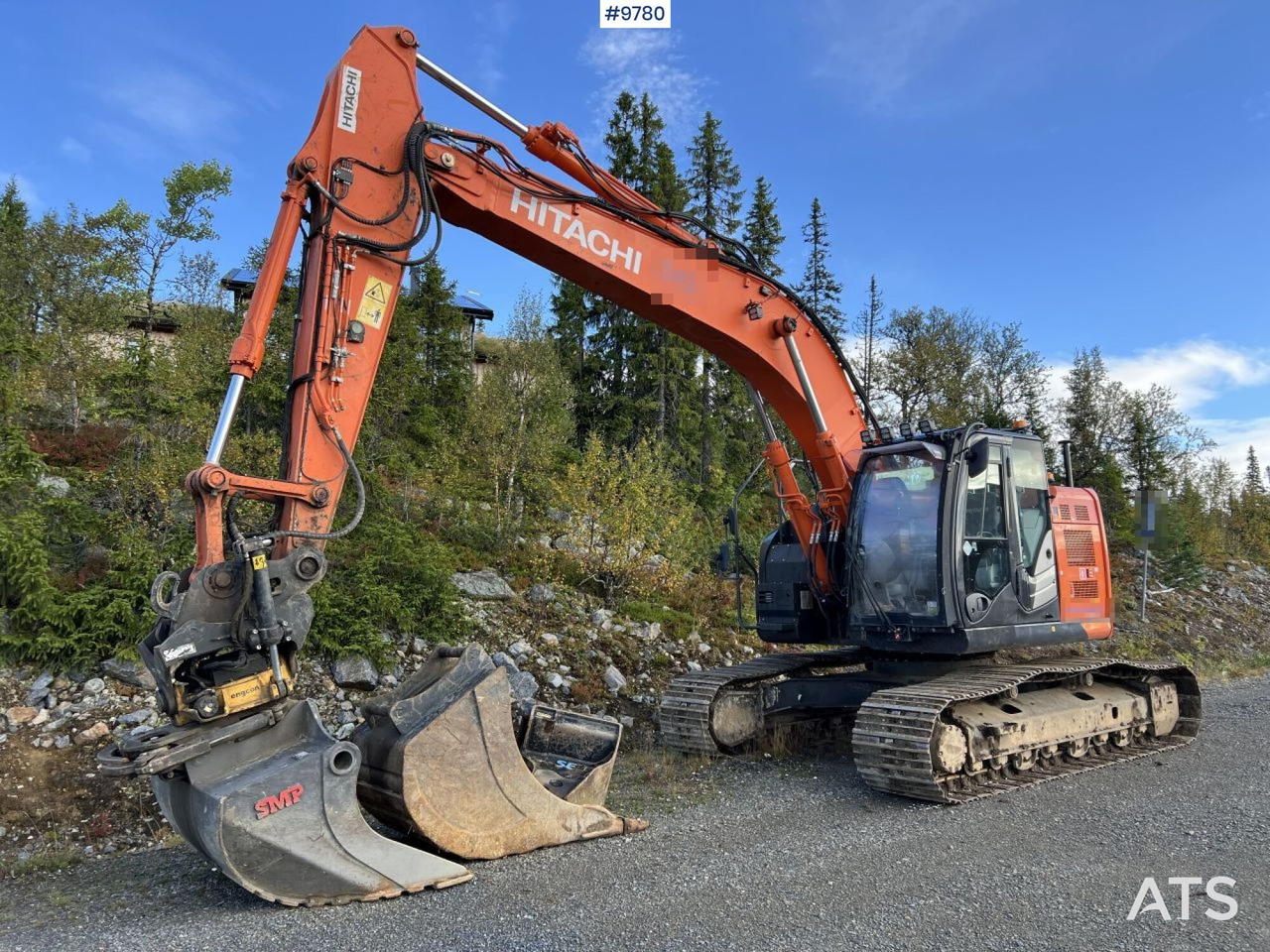 Hitachi ZX 225 US LC-L with excavation system and attachments - حفار زاحف: صورة 1 Hitachi ZX 225 US LC-L with excavation system and attachments - حفار زاحف: صورة 1