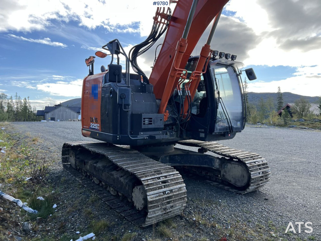 Hitachi ZX 225 US LC-L with excavation system and attachments - حفار زاحف: صورة 3 Hitachi ZX 225 US LC-L with excavation system and attachments - حفار زاحف: صورة 3
