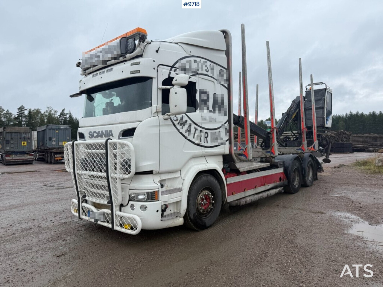 Log truck Scania R520 with crane - شاحنة قطع الأشجار, شاحنة كرين: صورة 1 Log truck Scania R520 with crane - شاحنة قطع الأشجار, شاحنة كرين: صورة 1
