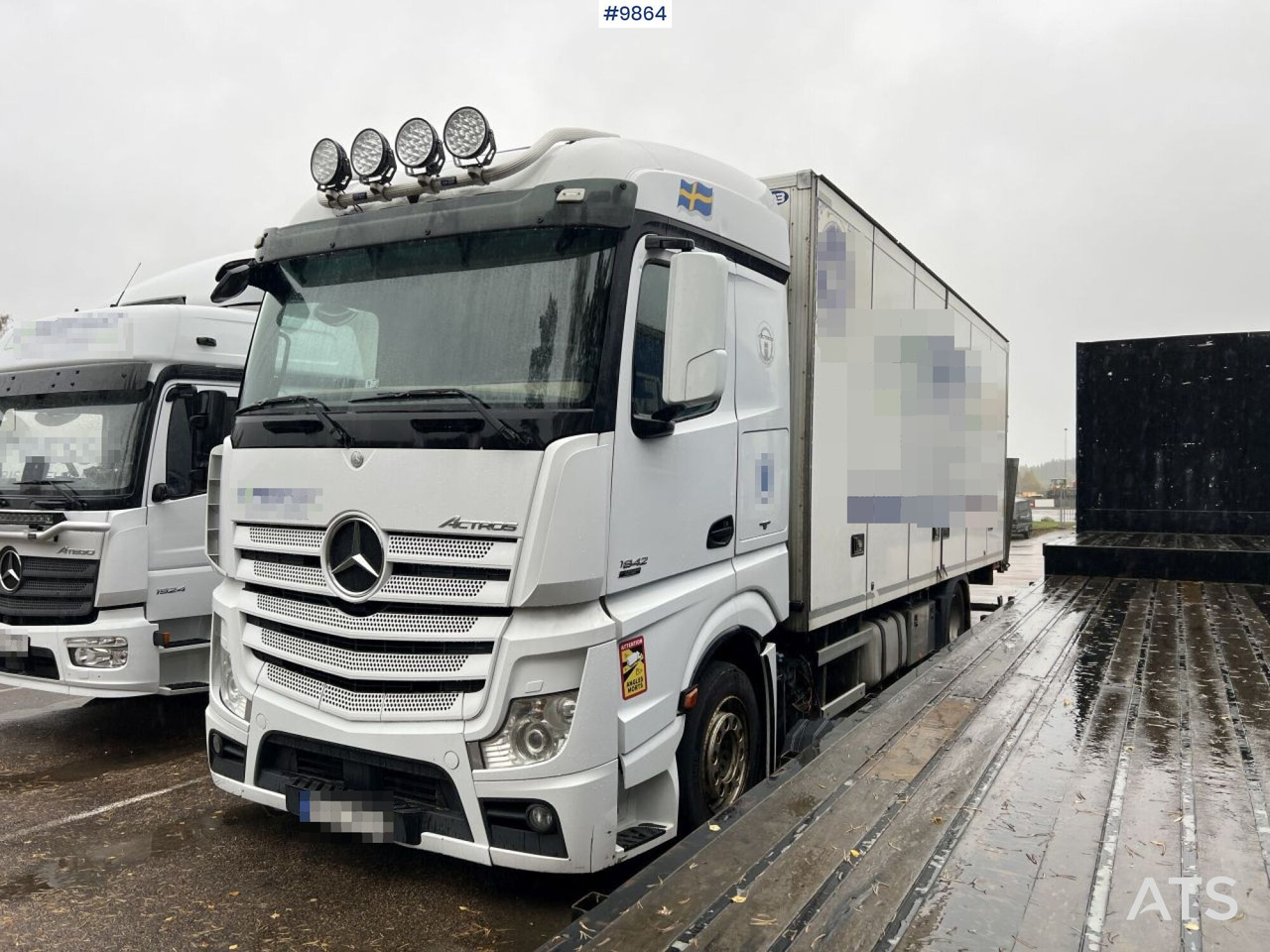MERCEDES-BENZ ACTROS 963-0-A Box truck with tail lift - شاحنة صندوقية: صورة 1 MERCEDES-BENZ ACTROS 963-0-A Box truck with tail lift - شاحنة صندوقية: صورة 1