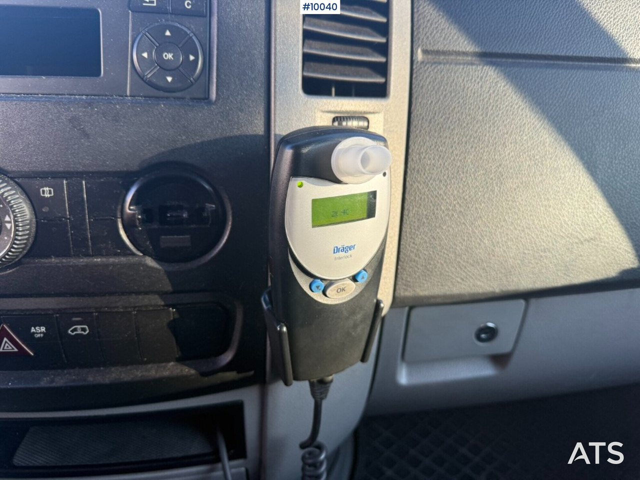 شاحنة بصندوق مغلق Mercedes Benz Sprinter with tail lift: صورة 14