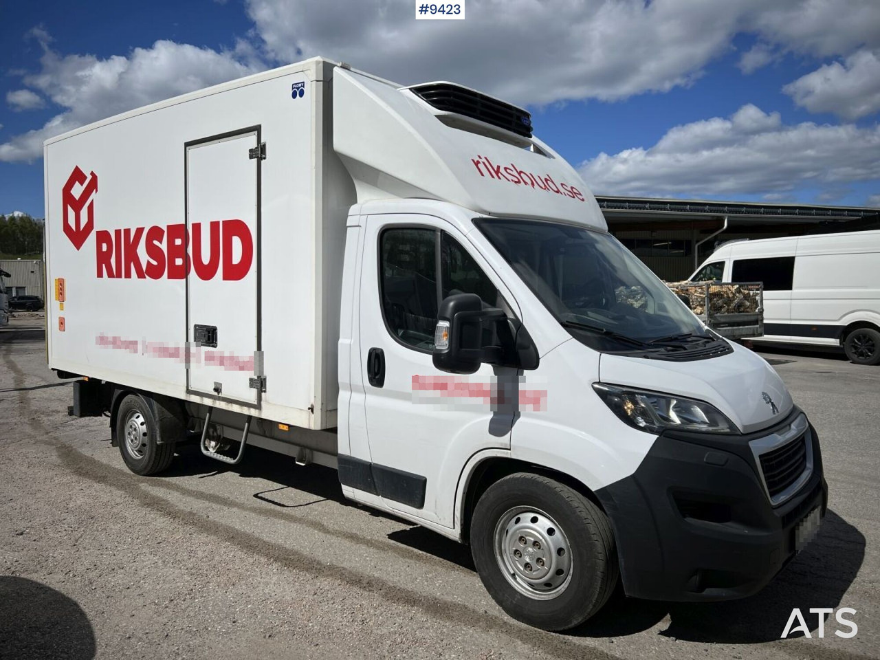 PEUGOT BOXER Box Truck with refrigeration unit and Tail Lift - شاحنة صندوقية: صورة 3 PEUGOT BOXER Box Truck with refrigeration unit and Tail Lift - شاحنة صندوقية: صورة 3