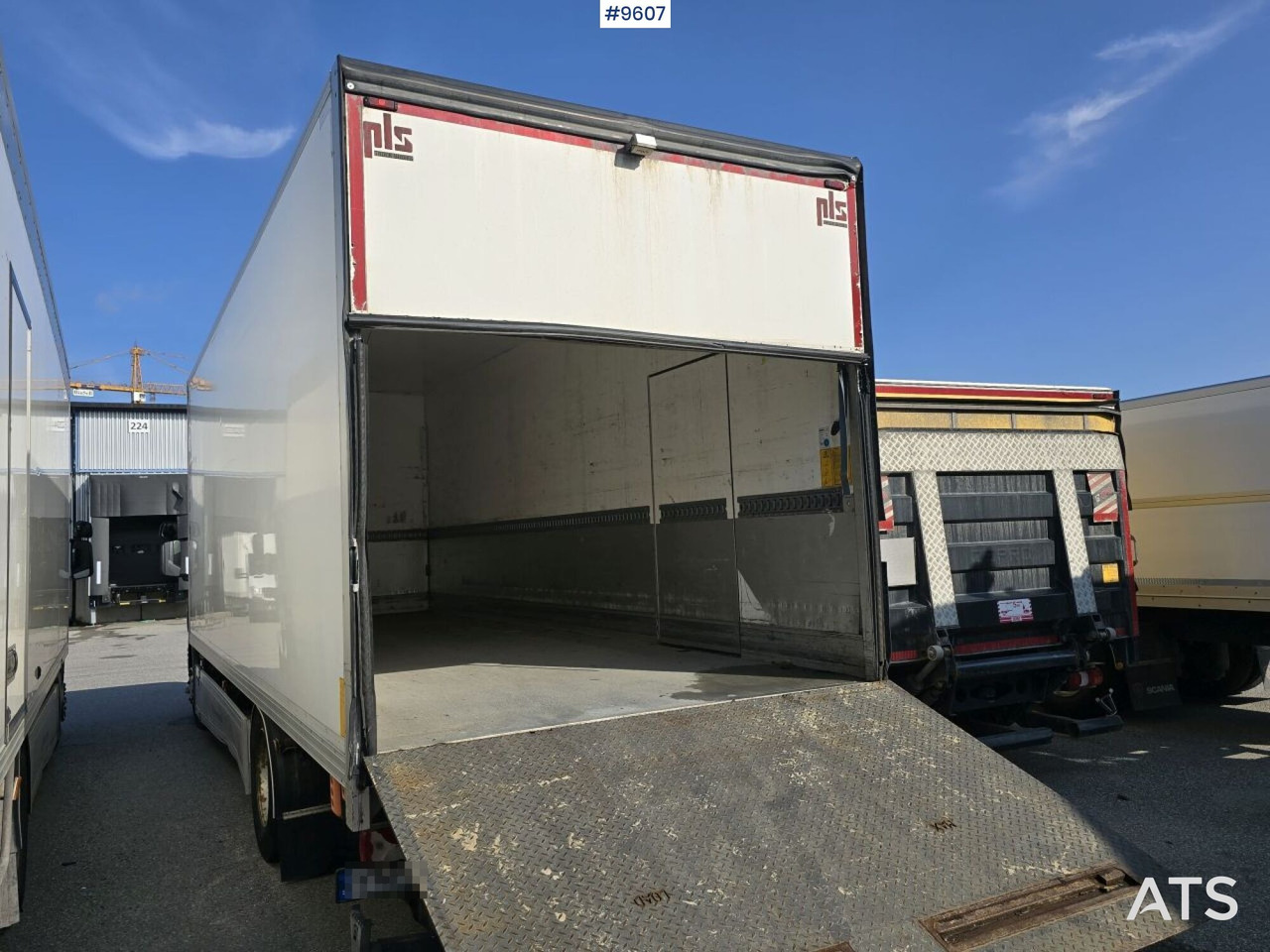 Scania P320 Skåpbil - شاحنة صندوقية: صورة 3 Scania P320 Skåpbil - شاحنة صندوقية: صورة 3