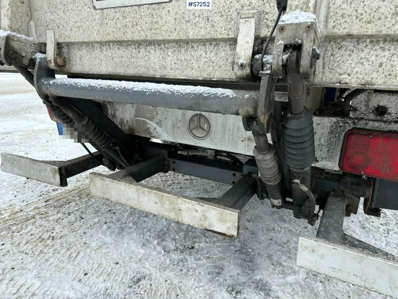 شاحنة بصندوق مغلق Sprinter box truck Mercedes Benz  with Tailgate lift: صورة 10