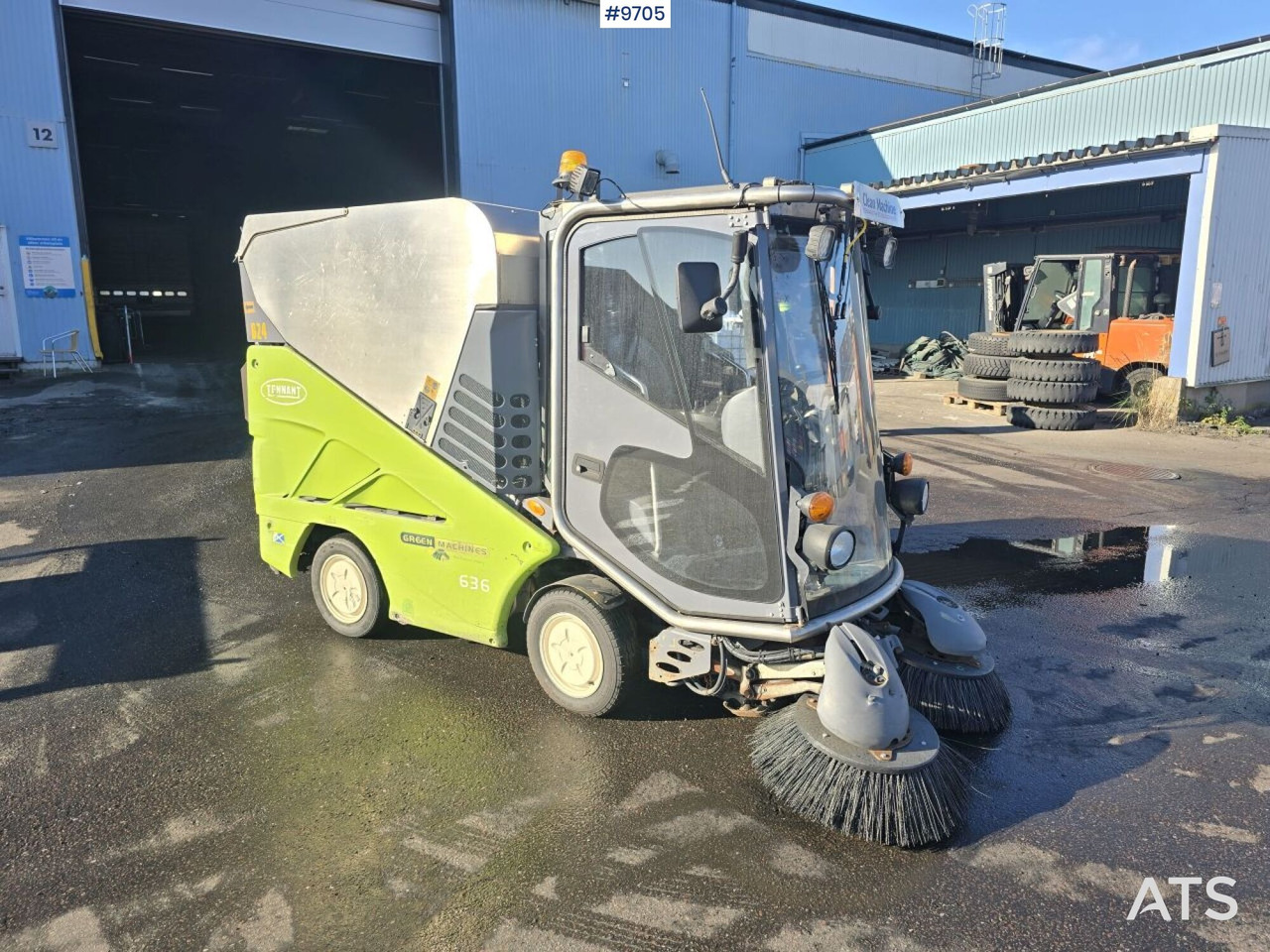 Sweeper - Tennant 636 (SEE VIDEO) - سياره كنس شوارع: صورة 1 Sweeper - Tennant 636 (SEE VIDEO) - سياره كنس شوارع: صورة 1