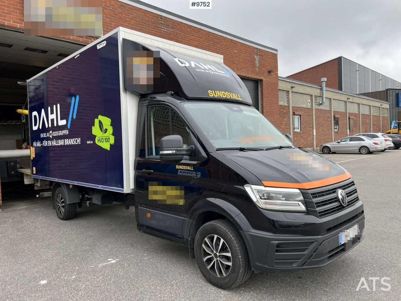 Volkswagen Crafter with tail lift - شاحنة بصندوق مغلق: صورة 2 Volkswagen Crafter with tail lift - شاحنة بصندوق مغلق: صورة 2