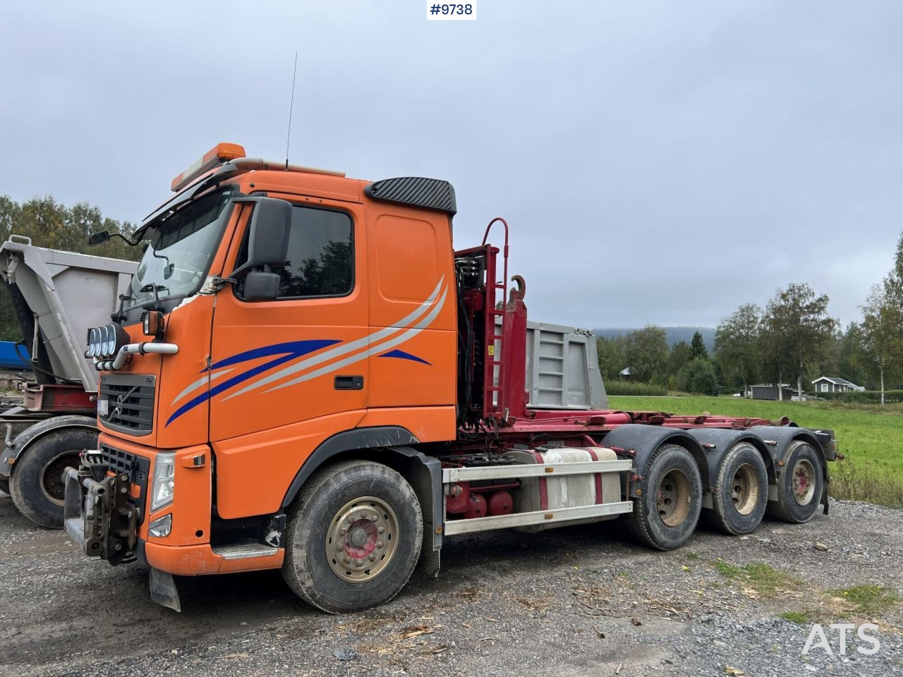 Volvo FH 8*4 Truck with plow attachment - شاحنة برافعة خطافية: صورة 1 Volvo FH 8*4 Truck with plow attachment - شاحنة برافعة خطافية: صورة 1