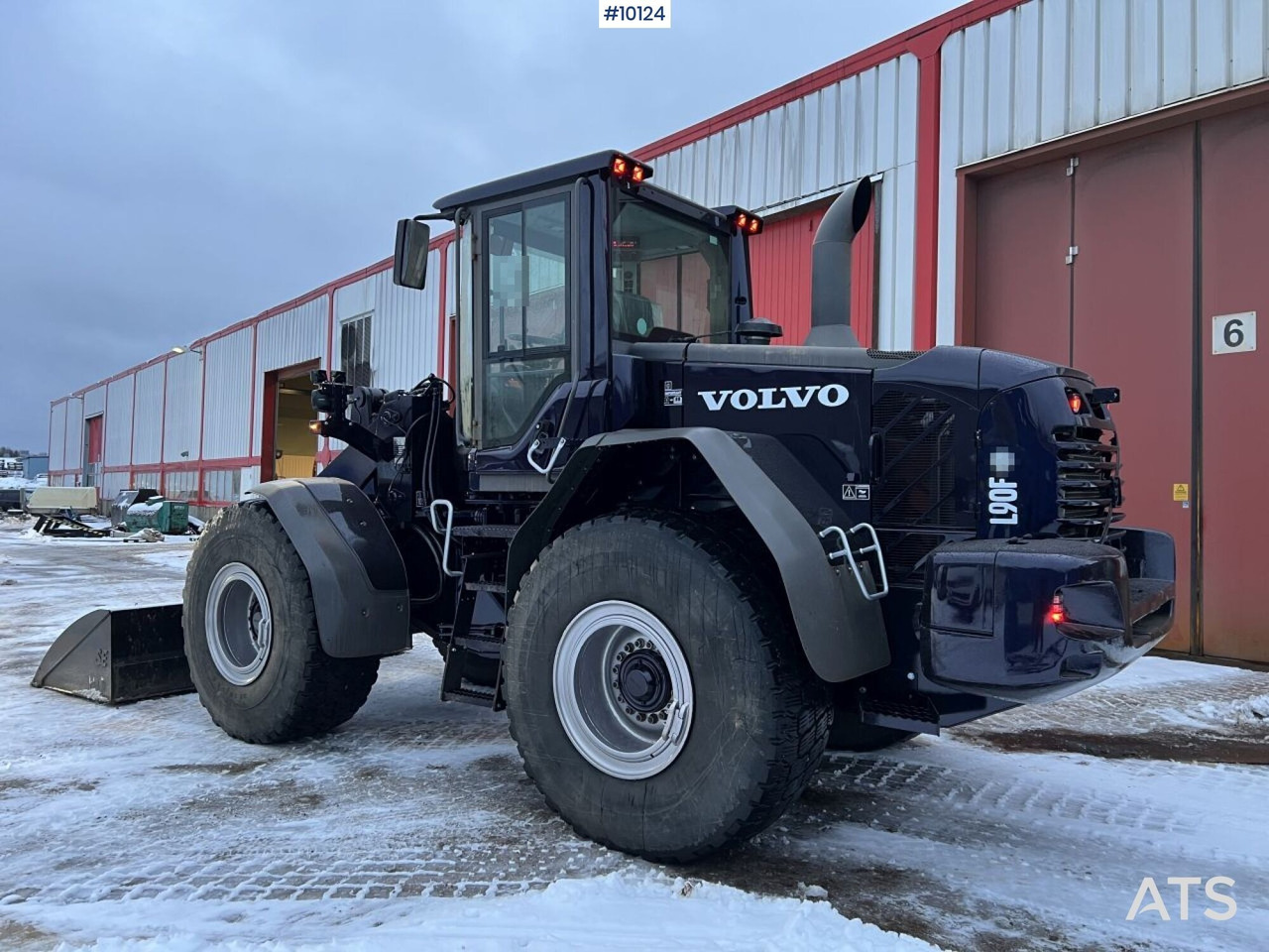 Volvo L90 F Wheel Loade (VIDEO) - اللودر بعجل: صورة 3 Volvo L90 F Wheel Loade (VIDEO) - اللودر بعجل: صورة 3