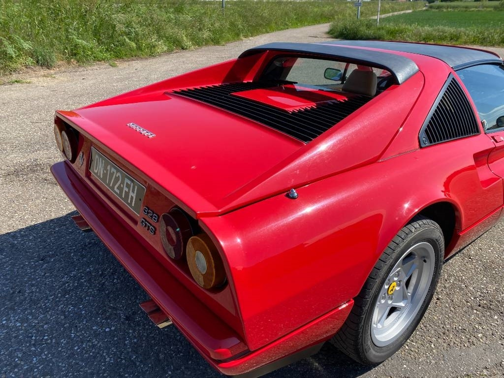 سيارة Ferrari 328 GTS / Origine Française endommagé: صورة 49