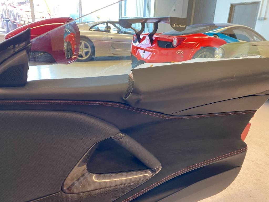 سيارة Ferrari 812 SUPERFAST / ROSSO 70ANNI endommagé: صورة 39