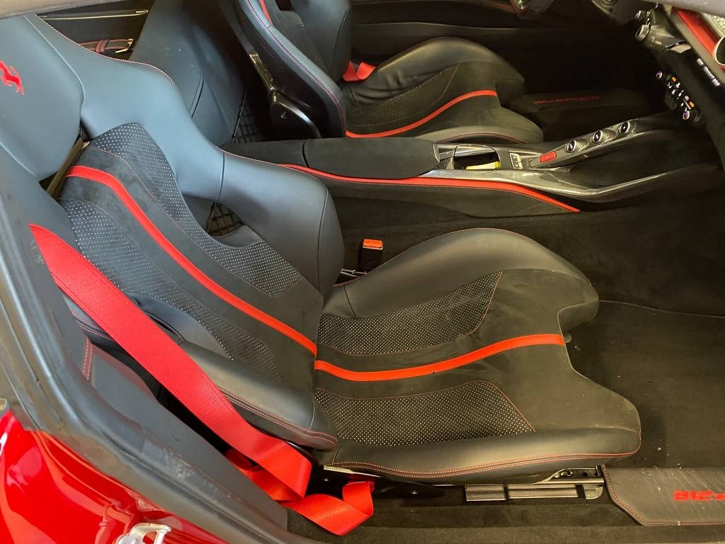 سيارة Ferrari 812 SUPERFAST / ROSSO 70ANNI endommagé: صورة 36