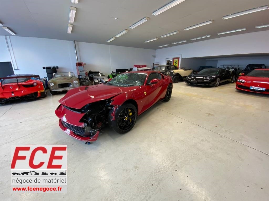 Ferrari 812 SUPERFAST / ROSSO 70ANNI endommagé - سيارة: صورة 1 Ferrari 812 SUPERFAST / ROSSO 70ANNI endommagé - سيارة: صورة 1