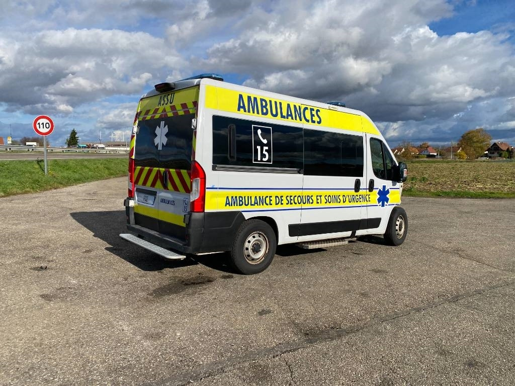 Fiat LES DAUPHINS/DUCATO TORINO 2.3M-Jet 160 endommagée - شاحنة بصندوق مغلق: صورة 4 Fiat LES DAUPHINS/DUCATO TORINO 2.3M-Jet 160 endommagée - شاحنة بصندوق مغلق: صورة 4