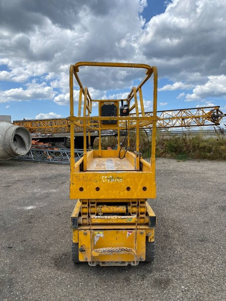 Haulotte Compact 8 - مرفاع مقصي: صورة 2 Haulotte Compact 8 - مرفاع مقصي: صورة 2