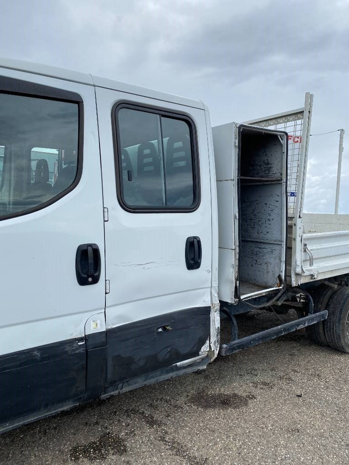 قلاب صغير, الشاحنات الصغيرة كابينة مزدوجة Iveco DAILY 35-140 C14 2.3D/140 / JPM VULCAIN endommagé: صورة 12 قلاب صغير, الشاحنات الصغيرة كابينة مزدوجة Iveco DAILY 35-140 C14 2.3D/140 / JPM VULCAIN endommagé: صورة 12