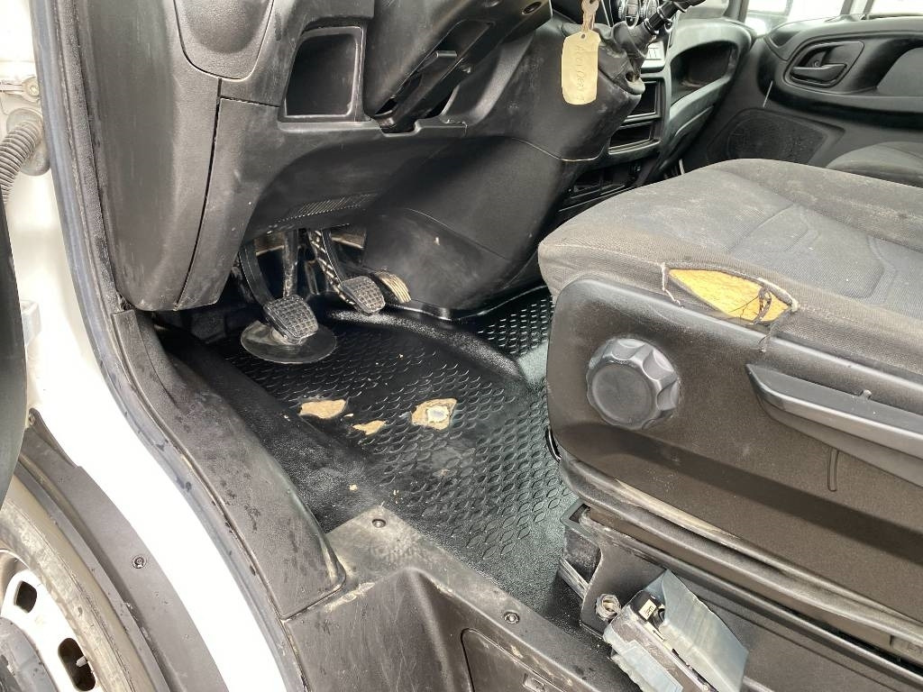 قلاب صغير, الشاحنات الصغيرة كابينة مزدوجة Iveco DAILY 35-140 C14 2.3D/140 / JPM VULCAIN endommagé: صورة 28 قلاب صغير, الشاحنات الصغيرة كابينة مزدوجة Iveco DAILY 35-140 C14 2.3D/140 / JPM VULCAIN endommagé: صورة 28