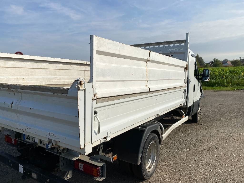 شاحنة توصيل مفتوحة Iveco DAILY 35-180/35C18 3.0-180 M/Jet endommagé: صورة 29