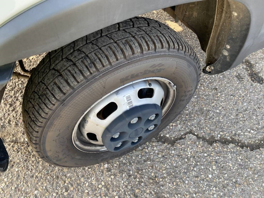 شاحنة توصيل مفتوحة Iveco DAILY 35-180/35C18 3.0-180 M/Jet endommagé: صورة 17