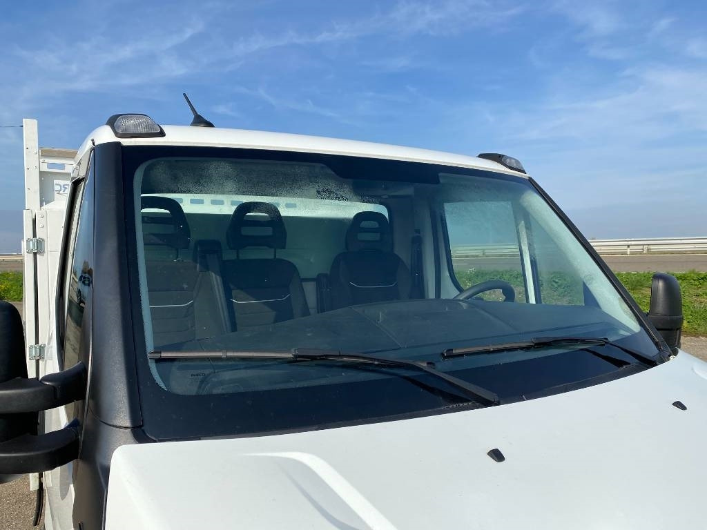 شاحنة توصيل مفتوحة Iveco DAILY 35-180/35C18 3.0-180 M/Jet endommagé: صورة 43