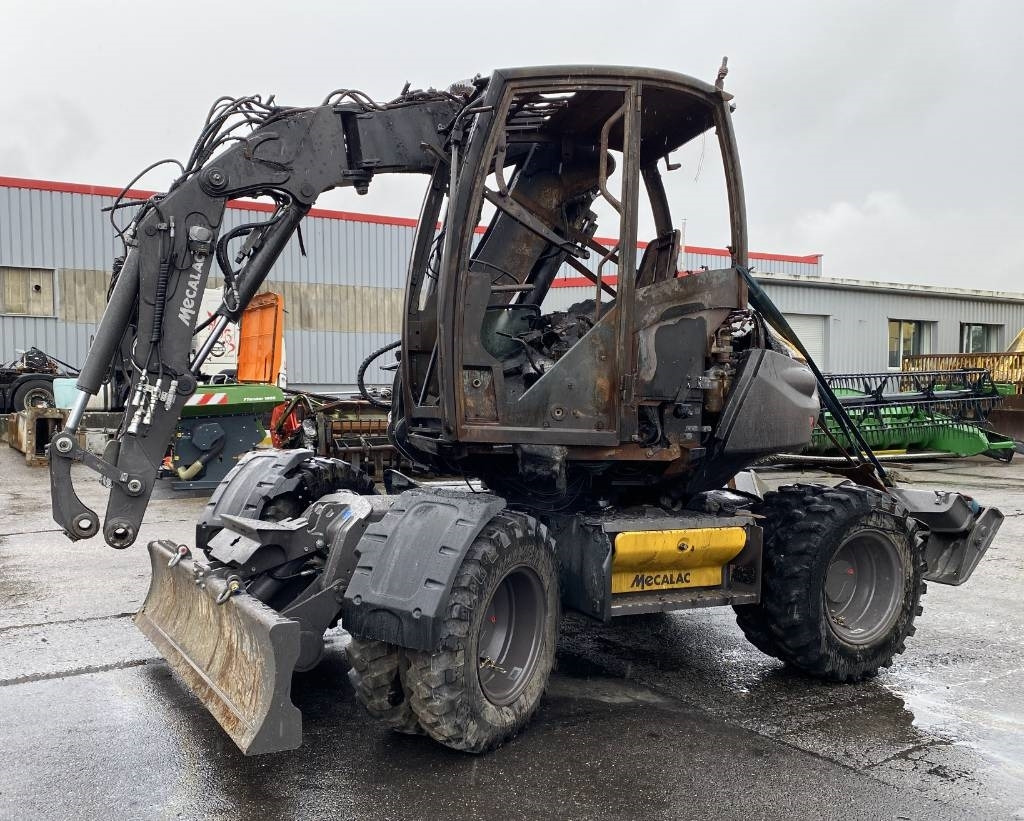 Mecalac 9 MWR / 1er Main Origine Française endommagée - حفار ذو عجلات: صورة 5 Mecalac 9 MWR / 1er Main Origine Française endommagée - حفار ذو عجلات: صورة 5