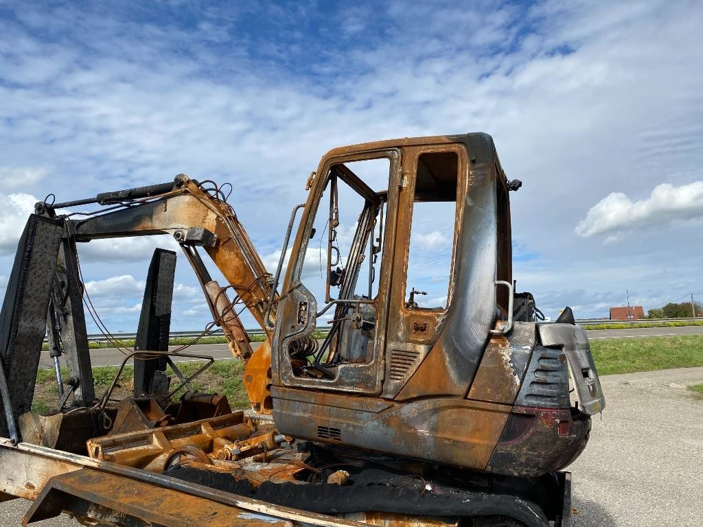 Takeuchi TB 250 + Brise roche et Godets endommagée - حفار صغير: صورة 3 Takeuchi TB 250 + Brise roche et Godets endommagée - حفار صغير: صورة 3