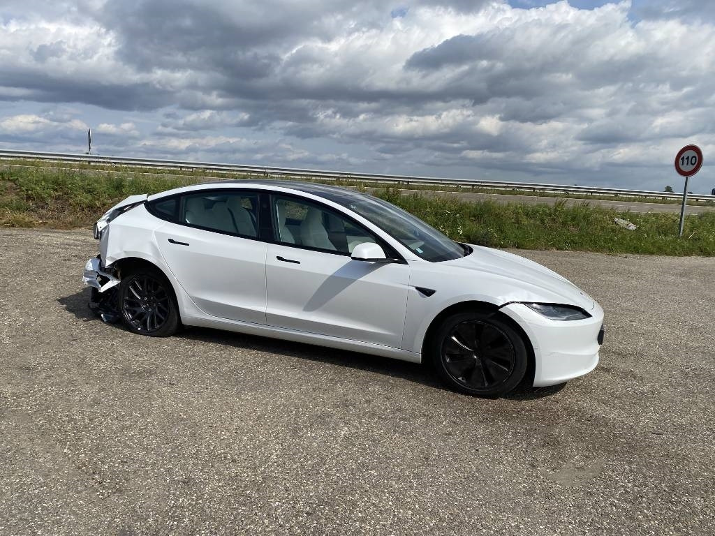 Tesla MODEL 3 5YJ3 Carte Grise Française endommagée - سيارة: صورة 3 Tesla MODEL 3 5YJ3 Carte Grise Française endommagée - سيارة: صورة 3