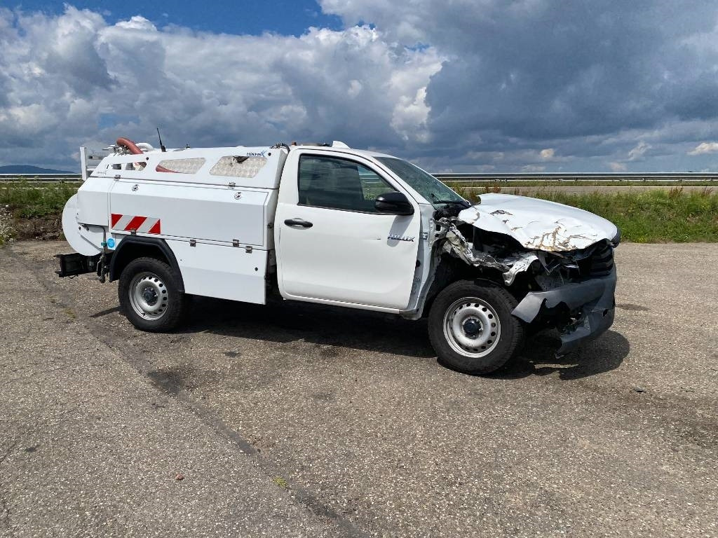 Toyota HILUX 2.4 D4D /MINIMAX COMBINE LONGWAY endommagé - فراغ شاحنة: صورة 3 Toyota HILUX 2.4 D4D /MINIMAX COMBINE LONGWAY endommagé - فراغ شاحنة: صورة 3