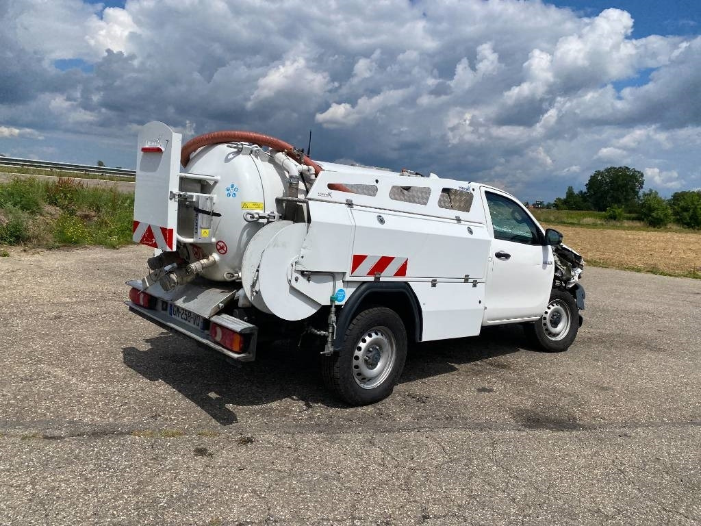 Toyota HILUX 2.4 D4D /MINIMAX COMBINE LONGWAY endommagé - فراغ شاحنة: صورة 4 Toyota HILUX 2.4 D4D /MINIMAX COMBINE LONGWAY endommagé - فراغ شاحنة: صورة 4