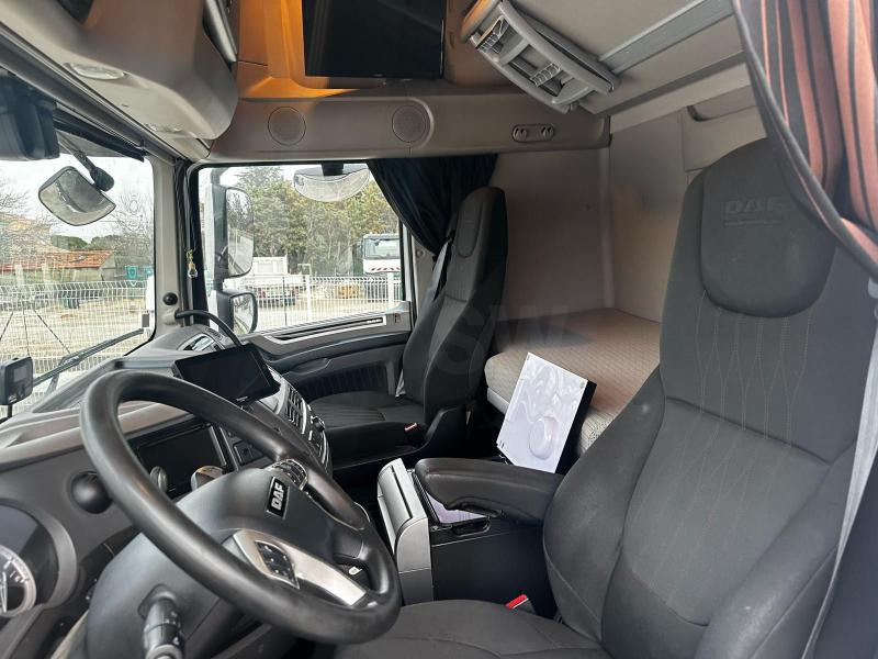 مقطورة السحب DAF XF 480: صورة 10