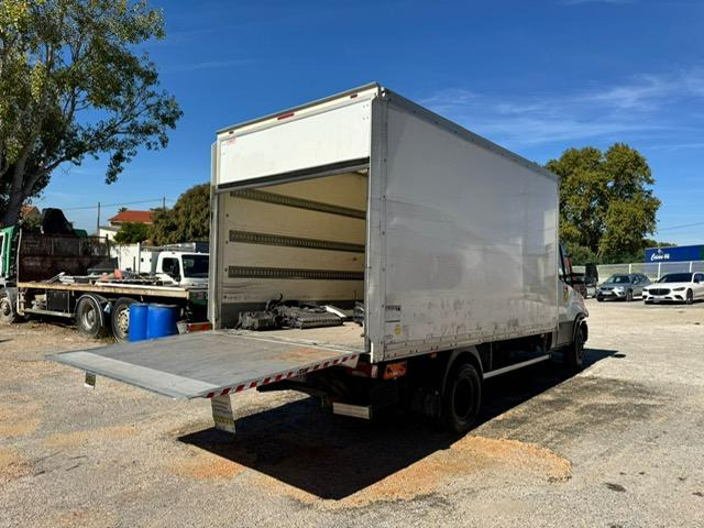 Iveco 70C180 CAISSE HAYON - شاحنة بصندوق مغلق: صورة 5 Iveco 70C180 CAISSE HAYON - شاحنة بصندوق مغلق: صورة 5