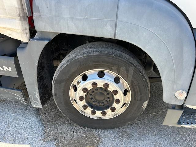 شاحنة ذات ستائر جانبية MAN TGS 18.440: صورة 5