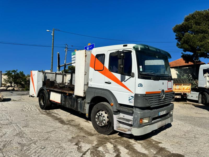Mercedes Axor 1828 - مقطورة السحب: صورة 1 Mercedes Axor 1828 - مقطورة السحب: صورة 1