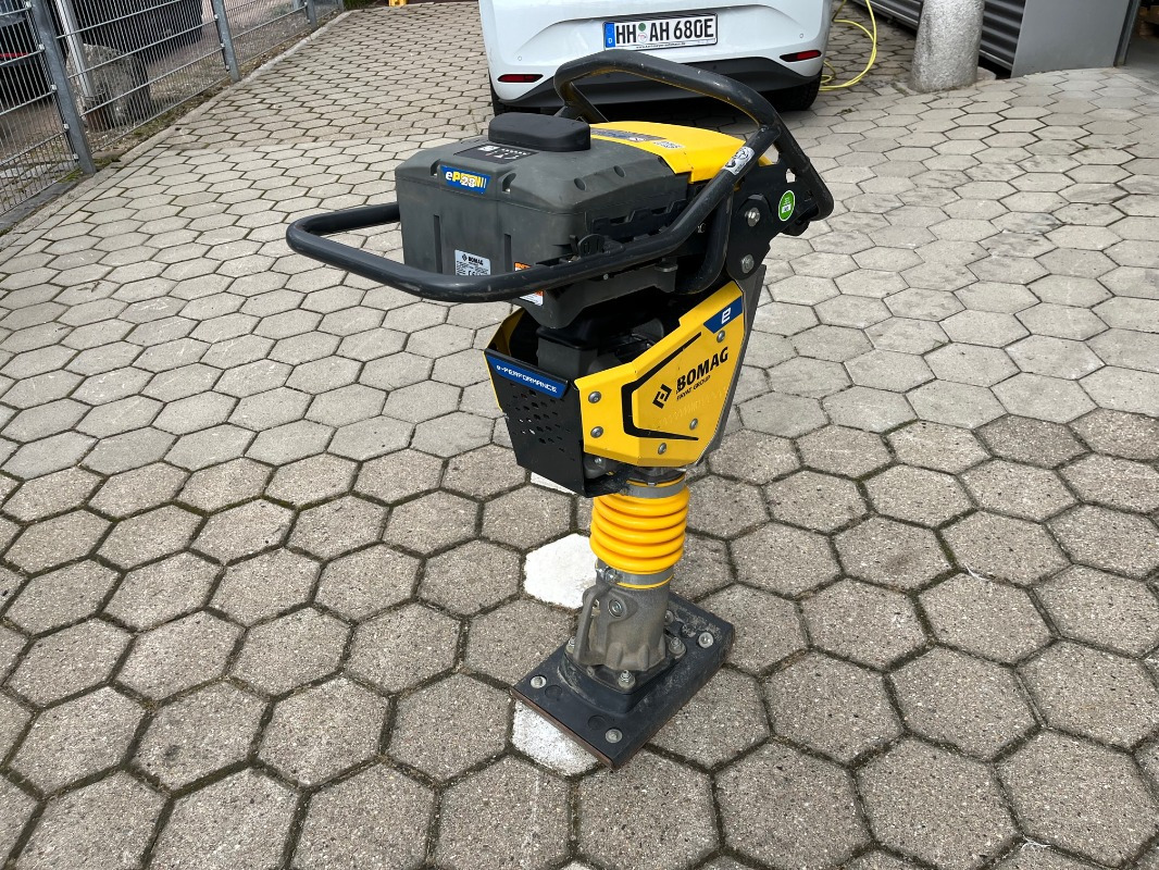 Bomag BT60E - آلات الإنشاء: صورة 2 Bomag BT60E - آلات الإنشاء: صورة 2